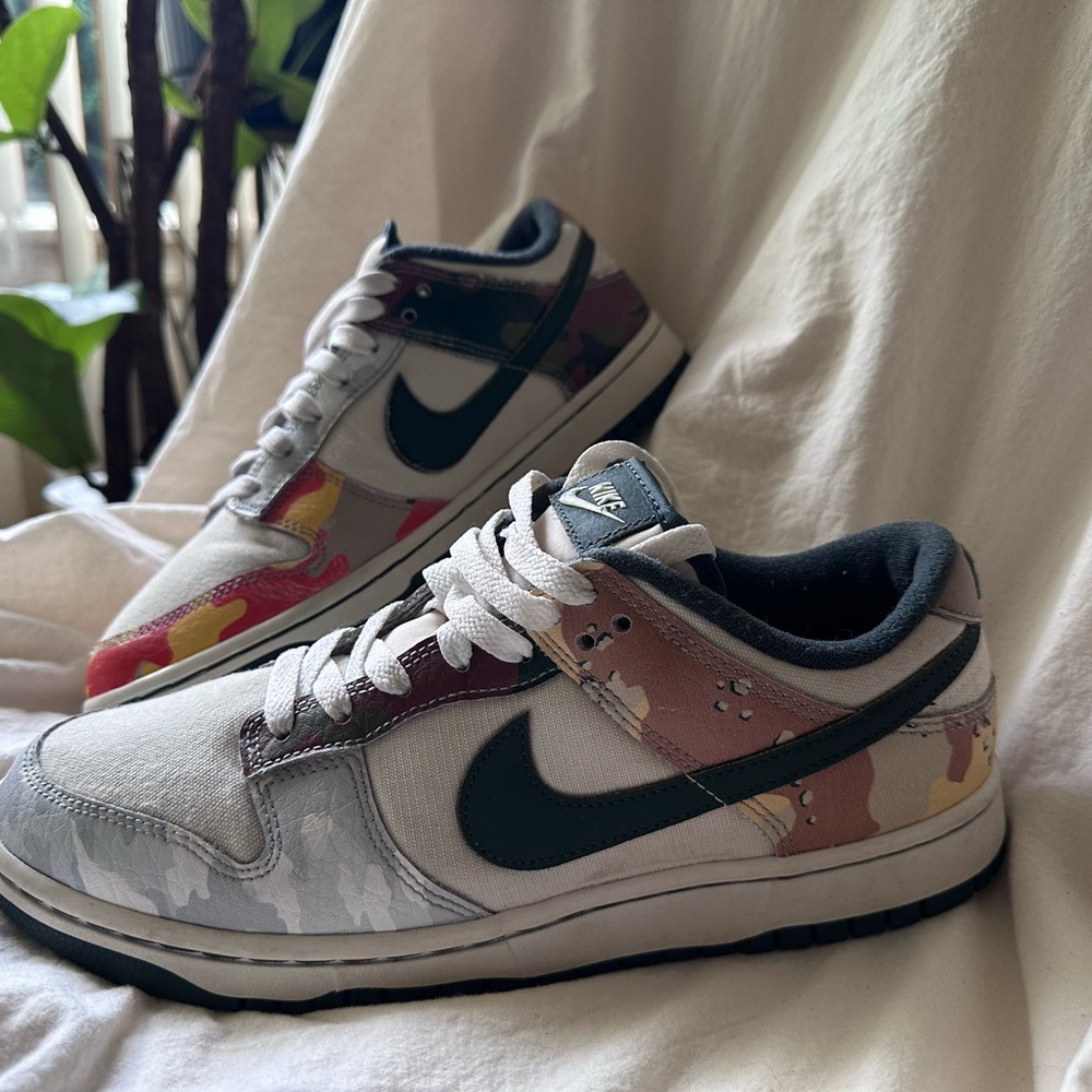 Nike Men's Gray and Black Sneakers